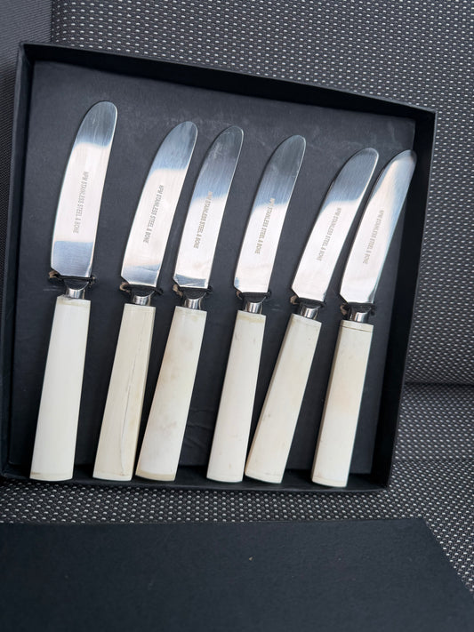 Butter knife set