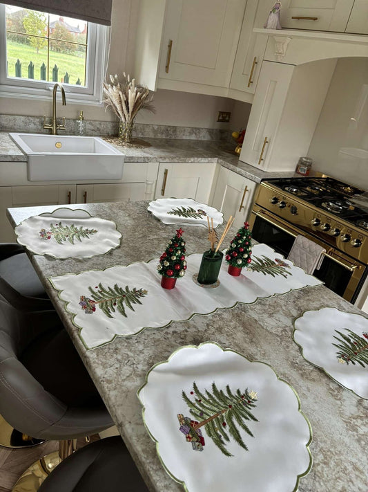 Christmas tree placemats and runners